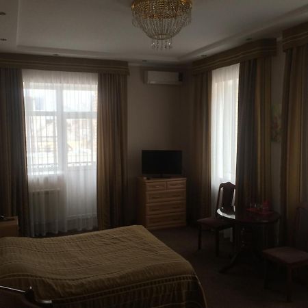 Altyn Adam Hotel Pavlodar Buitenkant foto
